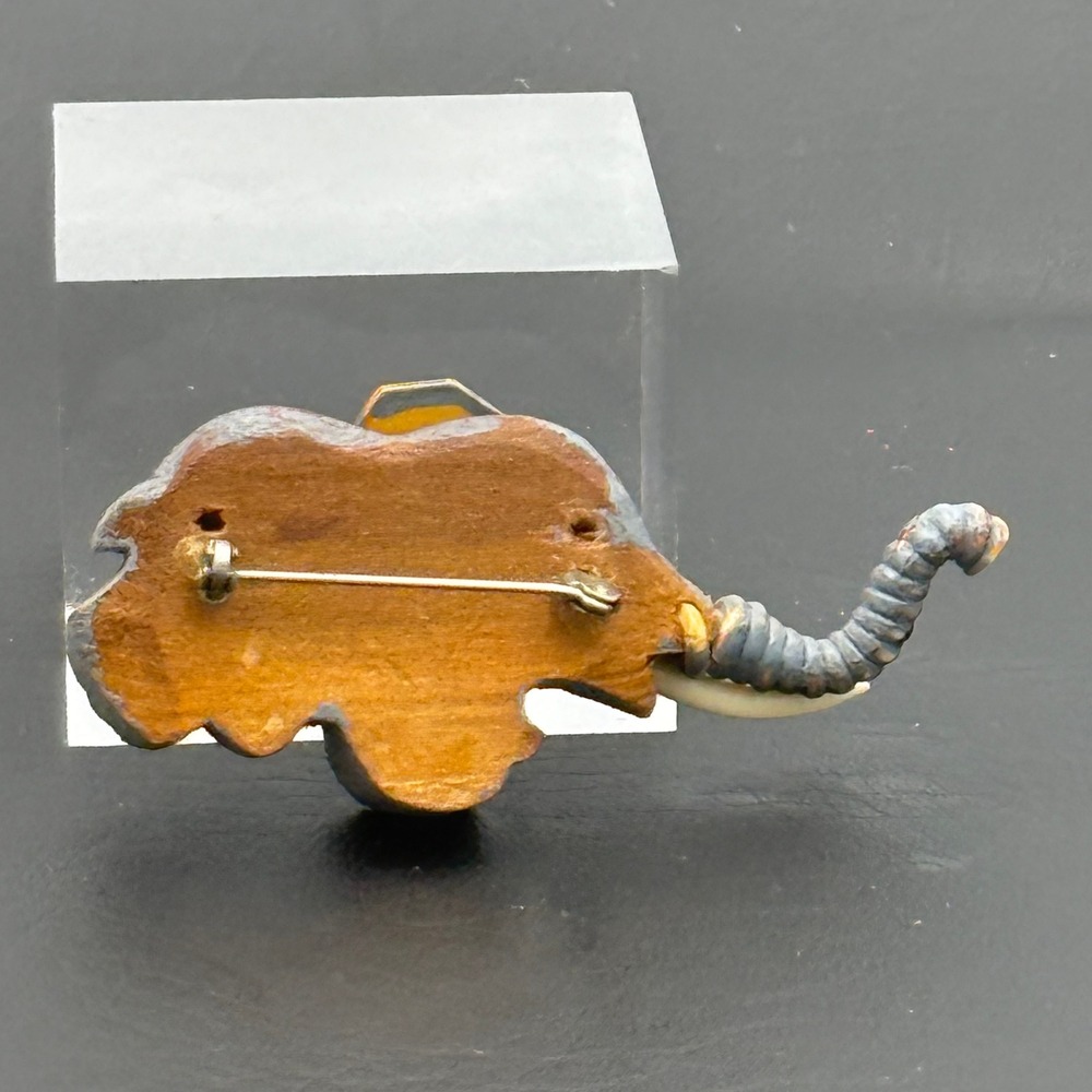Vintage Hand Carved Wood Elephant Brooch Pin Animal Folk Art Trunk Up Brown - Picture 2 of 3